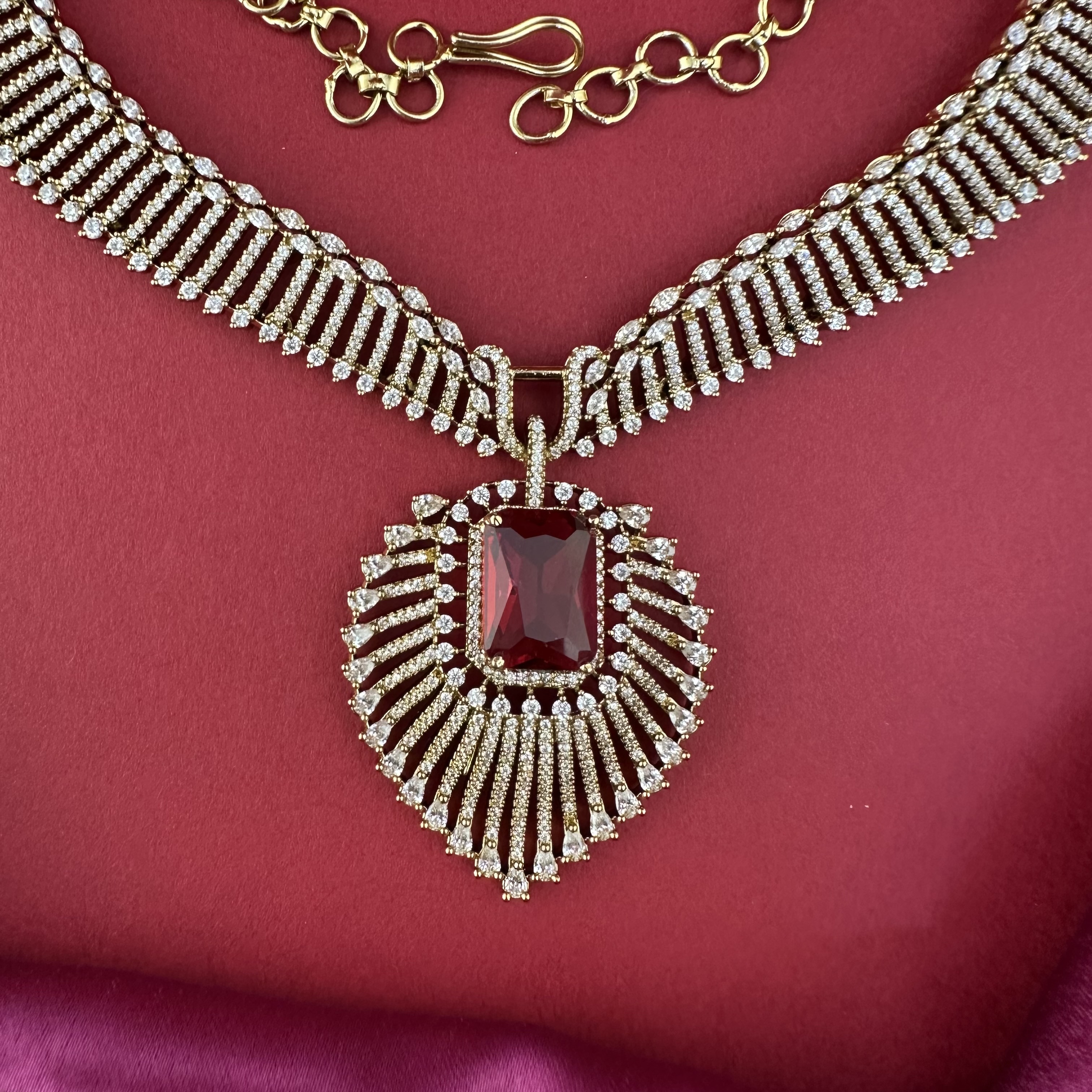 Victorian Necklace NL00006RD Victorian Necklace NL00006RD